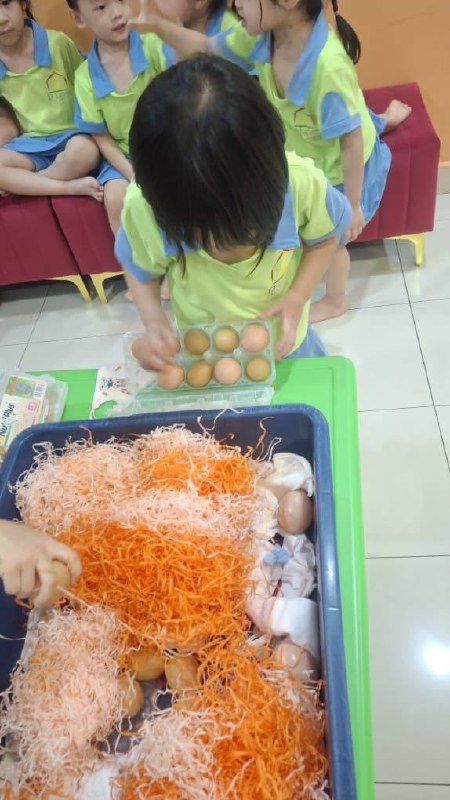 A Dloving farm-animal thematic learning activity